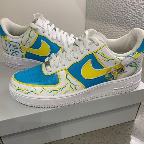 Air Jordan 1 Mid Triple White 100%Authentic
Brand new in original box - Picture 12 of 13